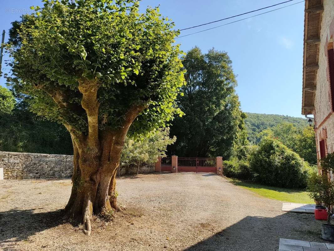 Maison à NANTEUIL-EN-VALLEE