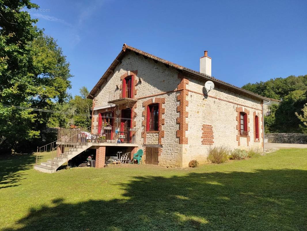 Maison à NANTEUIL-EN-VALLEE