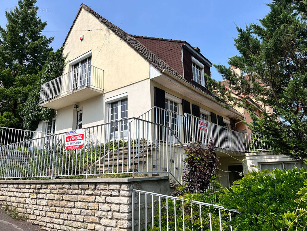 Maison à AUXERRE