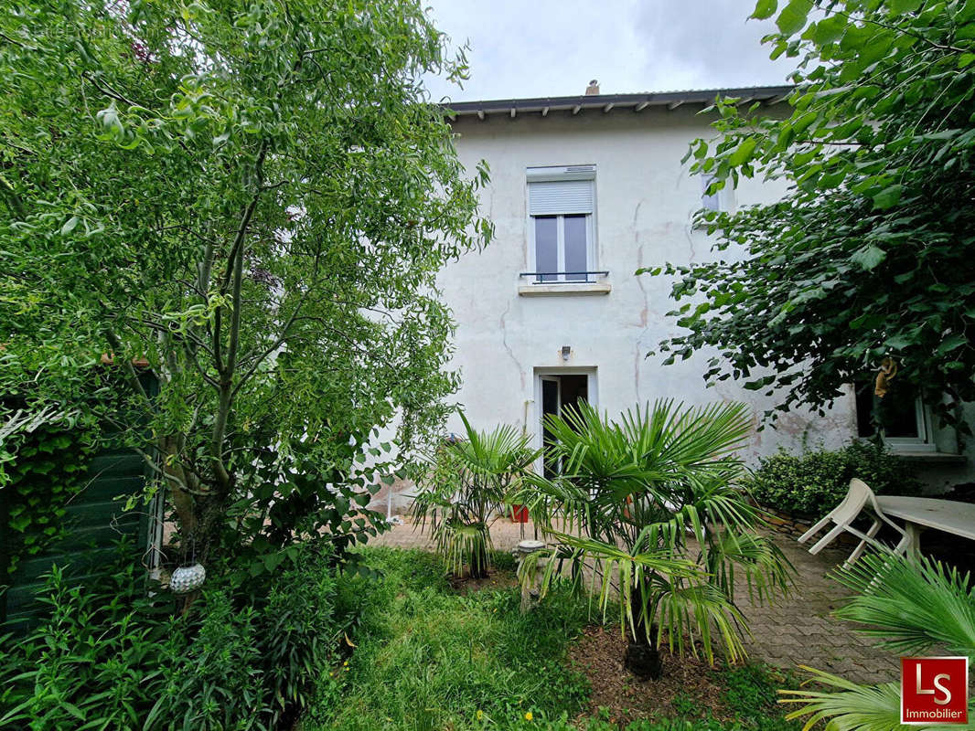 Maison à RIORGES