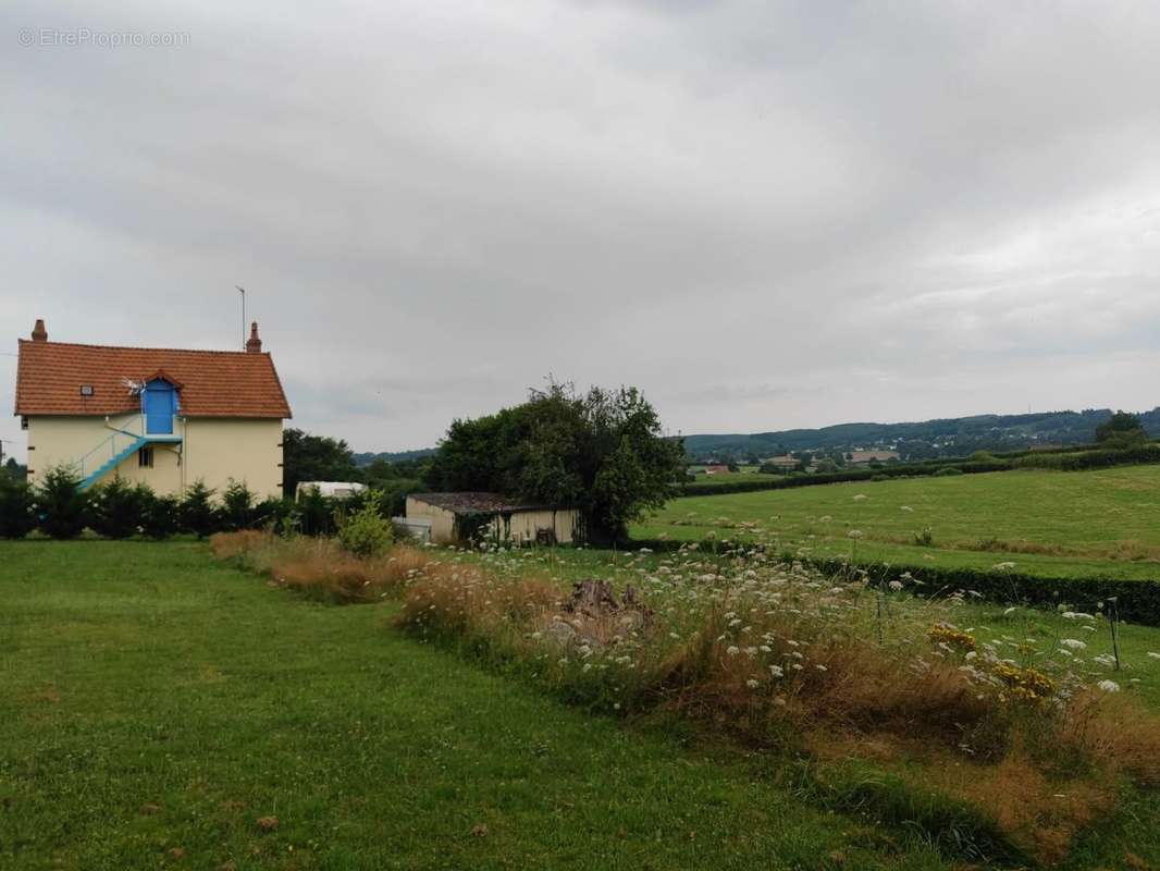 Maison à LUZY