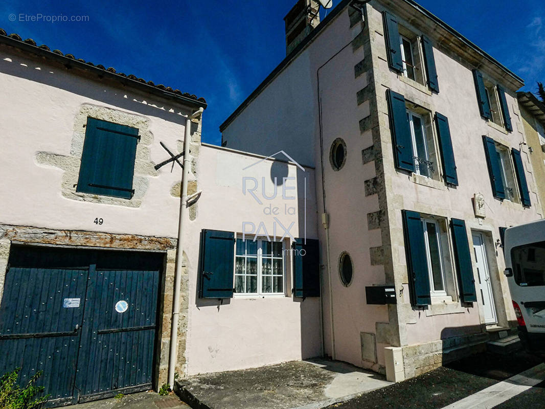 Maison à NANTEUIL