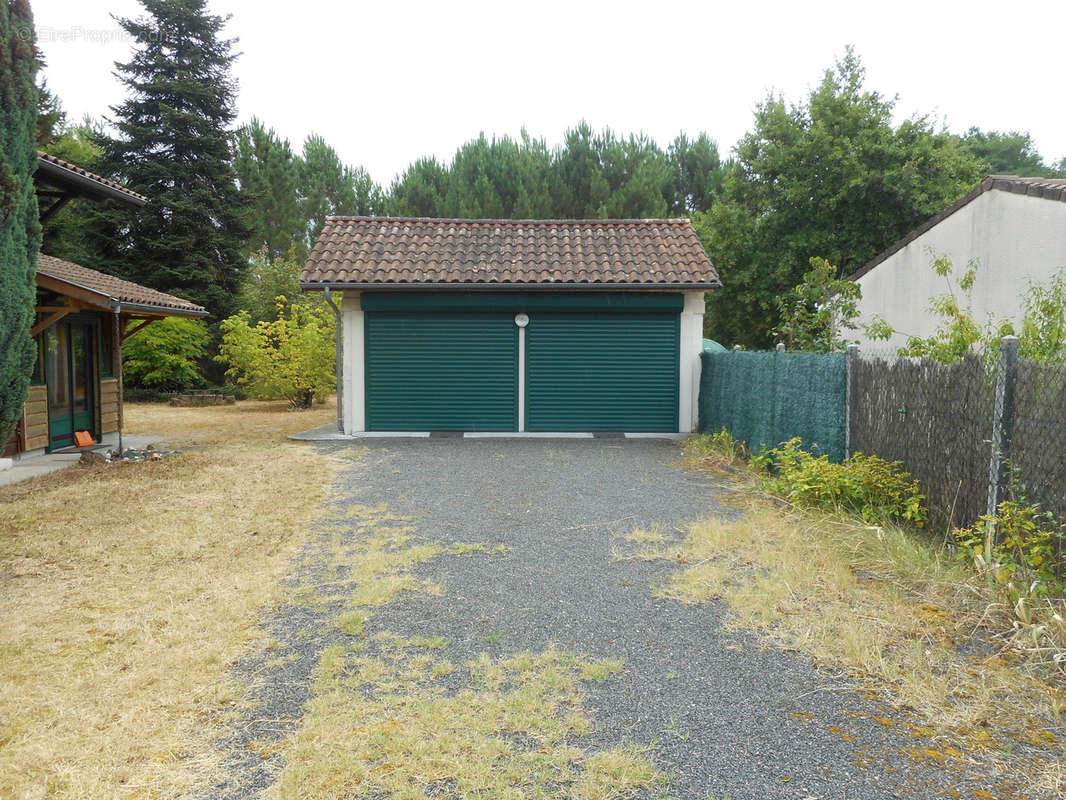 Maison à SAINT-MICHEL-DE-RIEUFRET