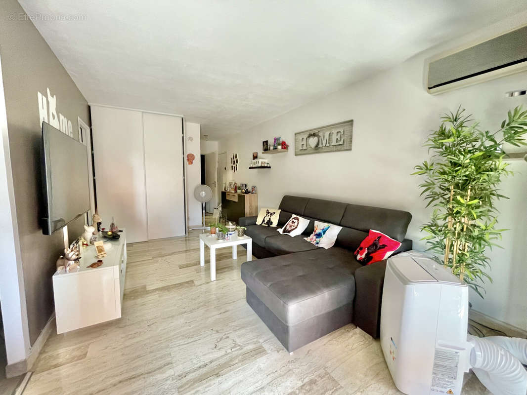 Appartement à MANDELIEU-LA-NAPOULE