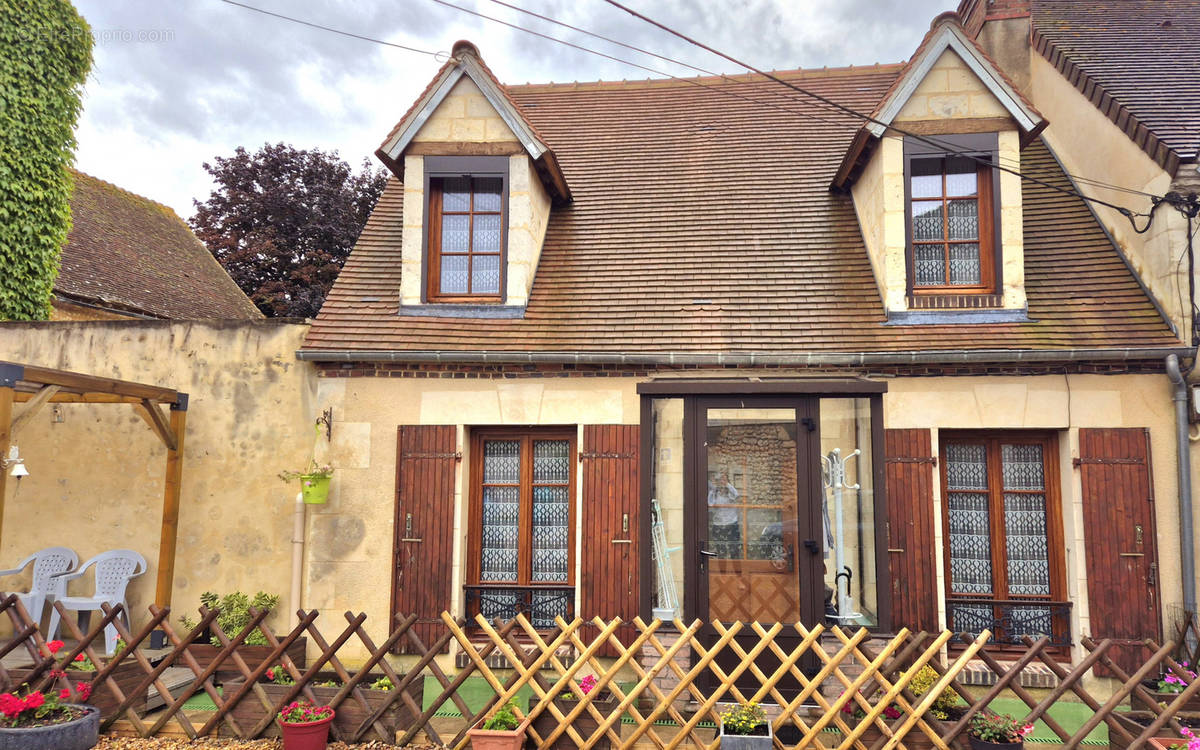 Maison à CONDE-SUR-HUISNE