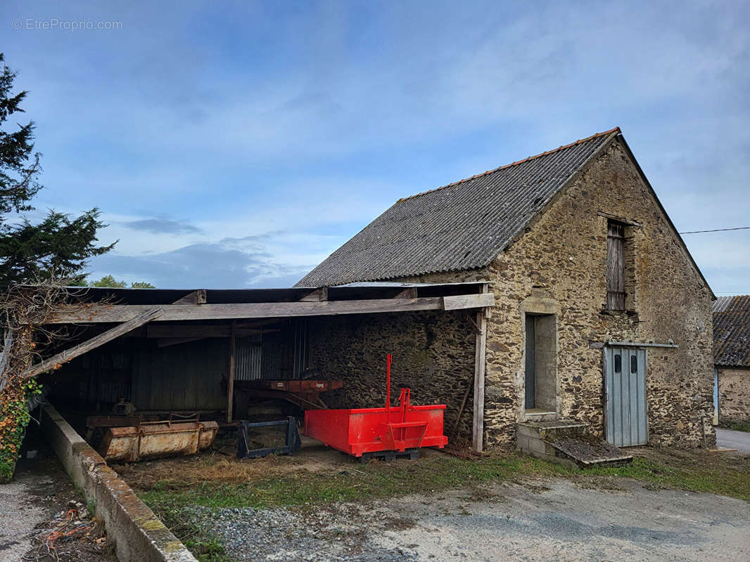 Maison à LA ROCHE-BLANCHE