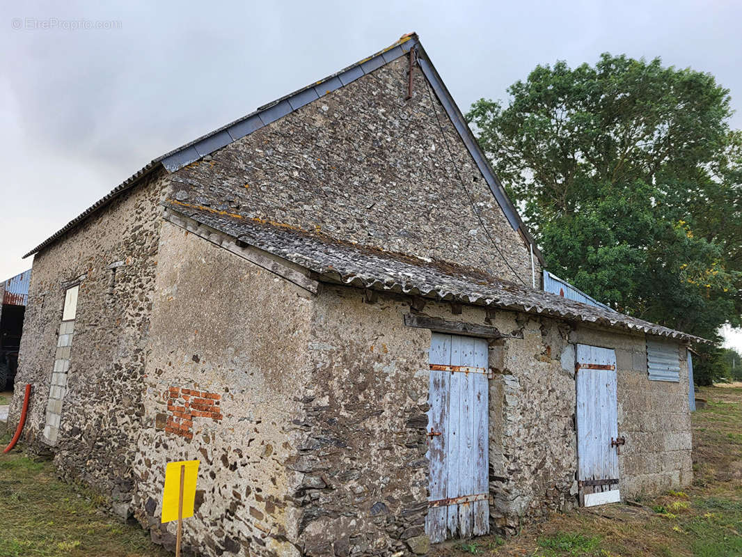 Maison à LA ROCHE-BLANCHE