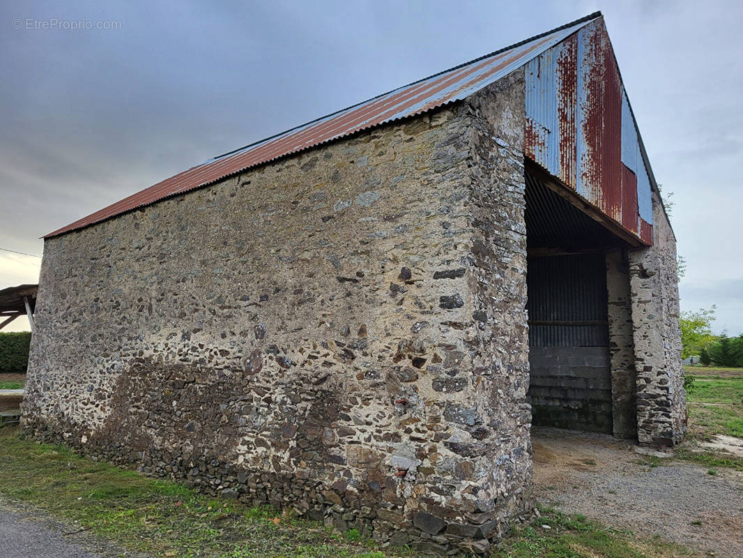 Maison à LA ROCHE-BLANCHE