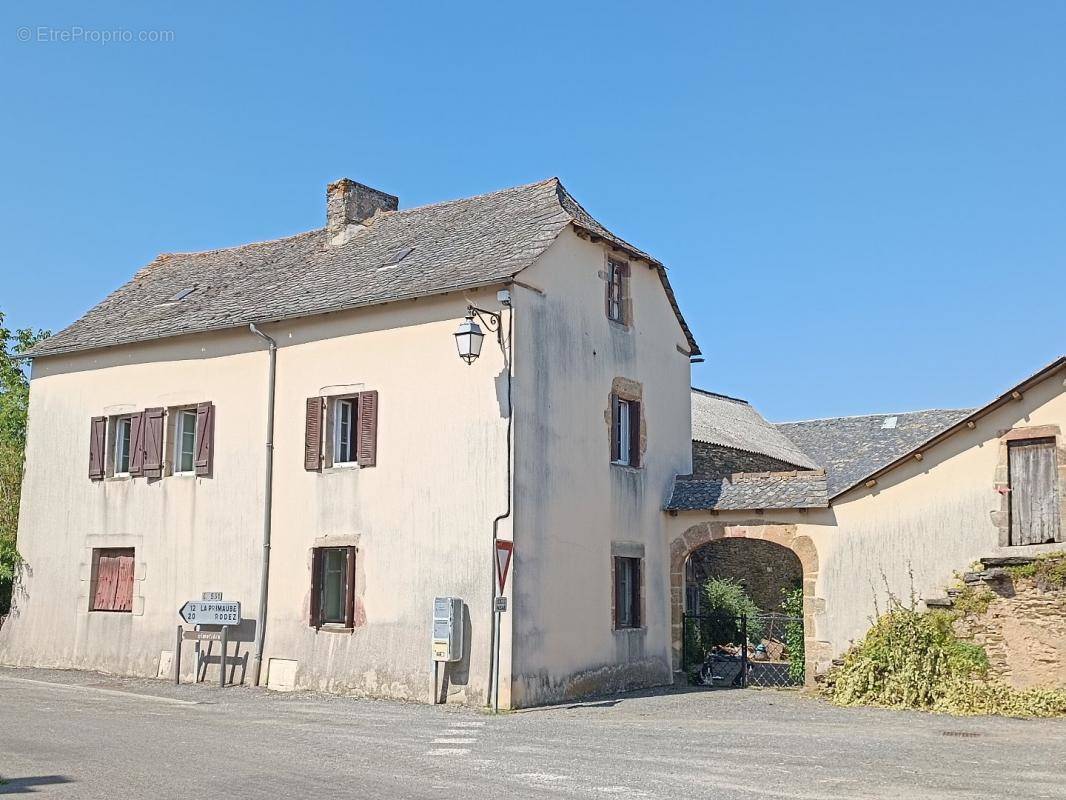 Maison à SAINTE-JULIETTE-SUR-VIAUR