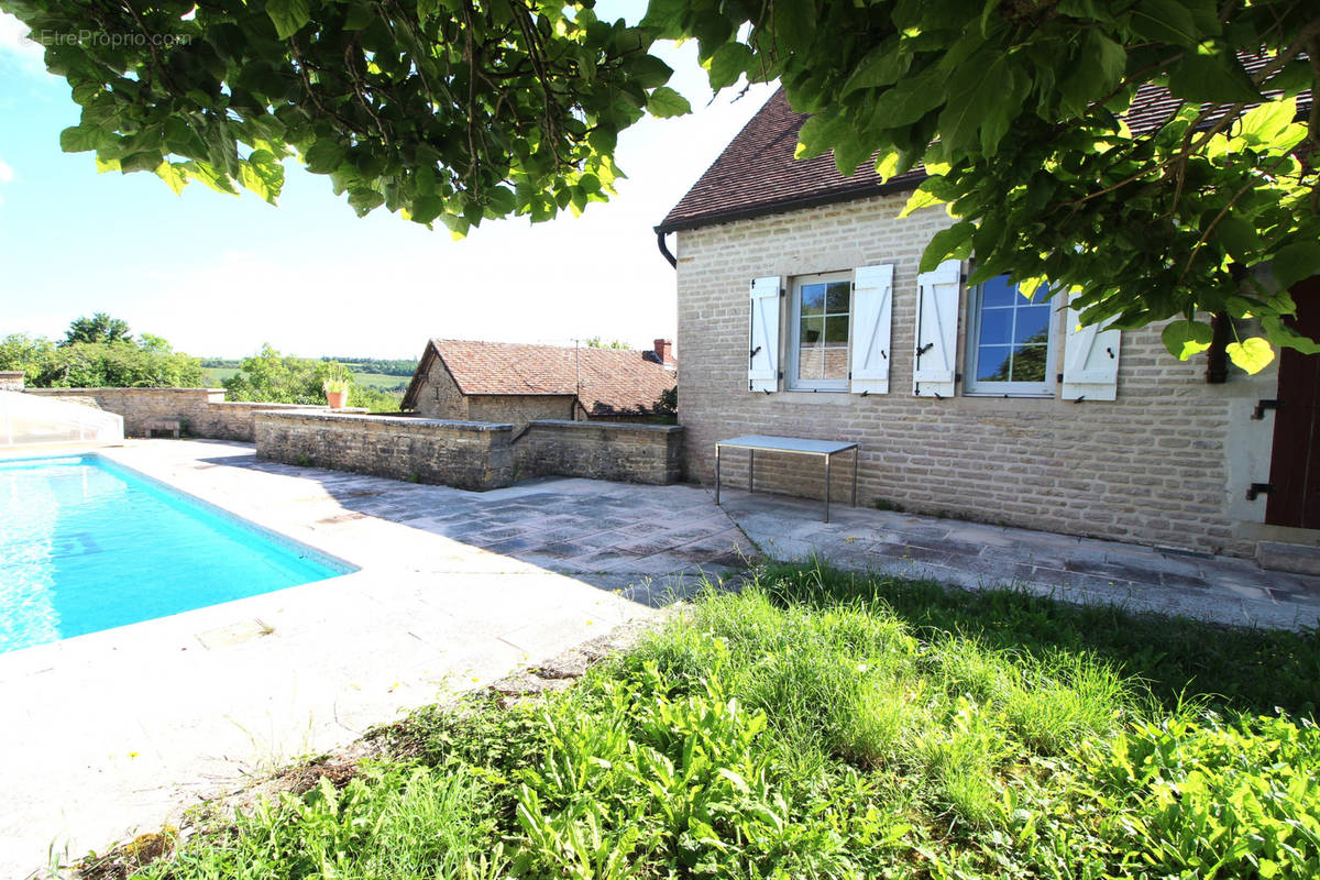 Maison à NUITS-SAINT-GEORGES