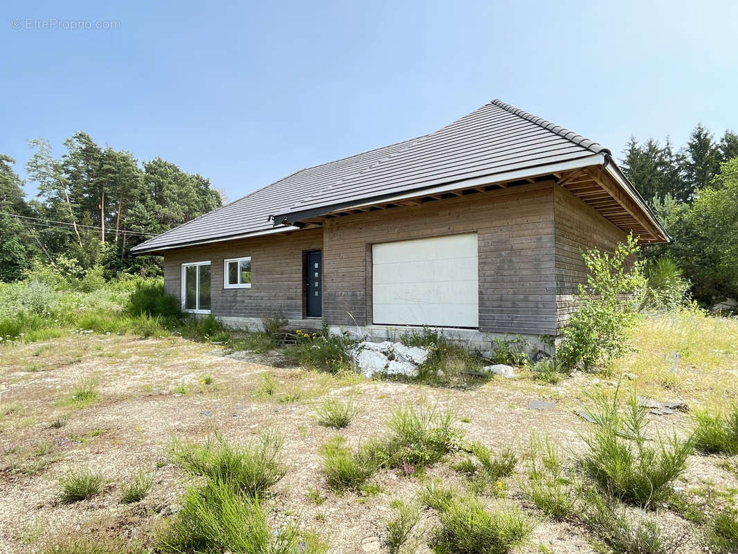 Maison à SAINT-MARTIAL-DE-GIMEL