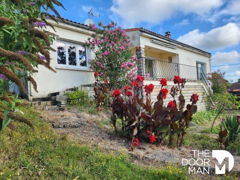 Maison à ECHEBRUNE