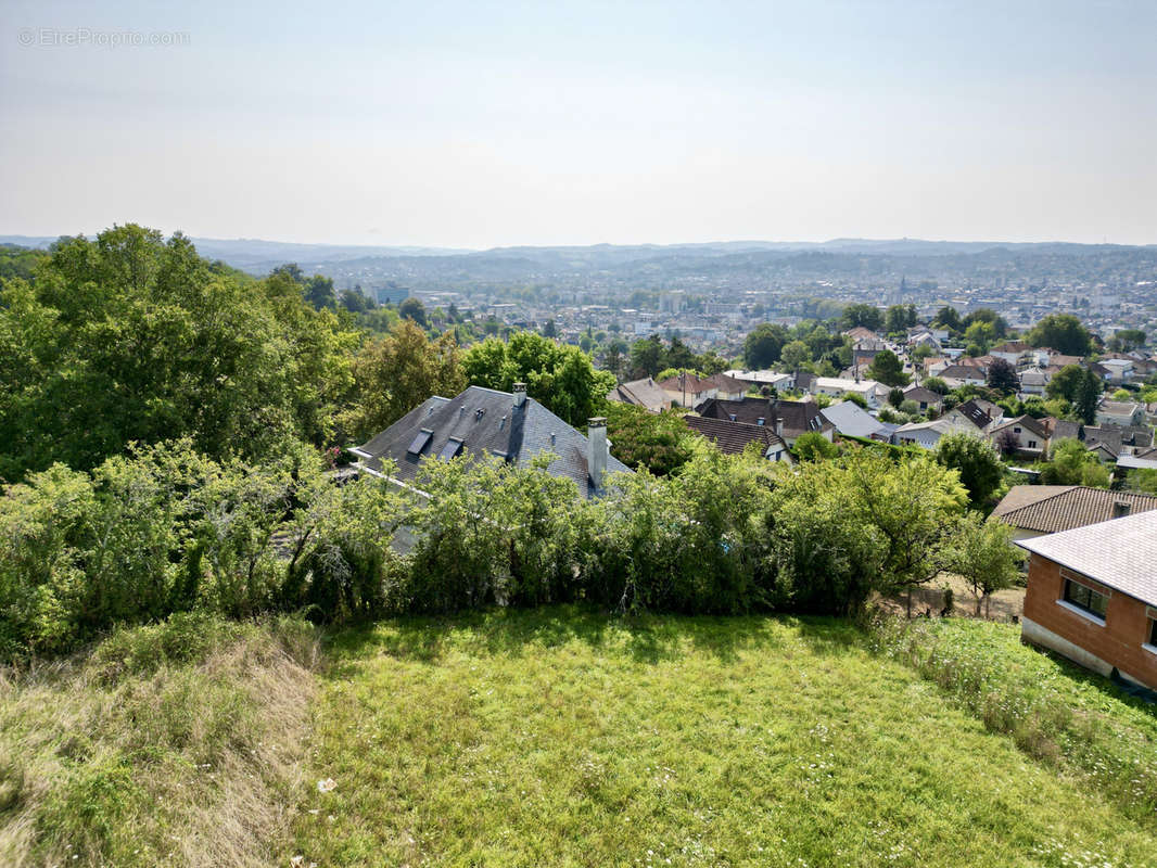 Terrain à BRIVE-LA-GAILLARDE