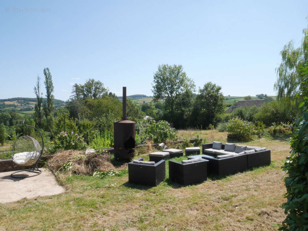 Maison à MONTIGNY-EN-MORVAN