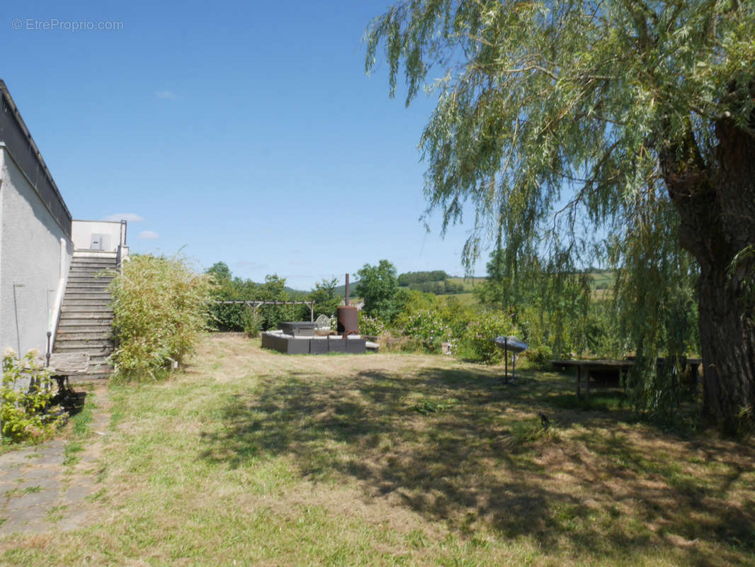 Maison à MONTIGNY-EN-MORVAN