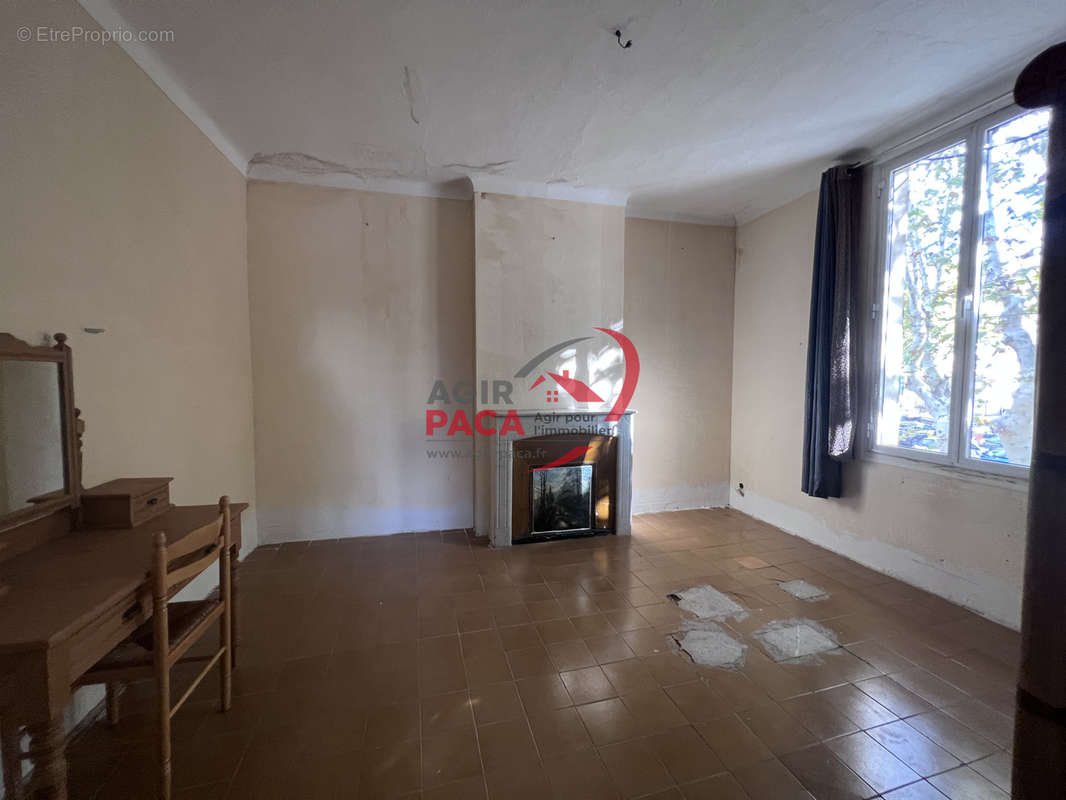 Appartement à PUGET-SUR-ARGENS