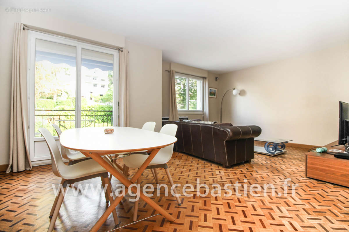 Appartement à DIVONNE-LES-BAINS