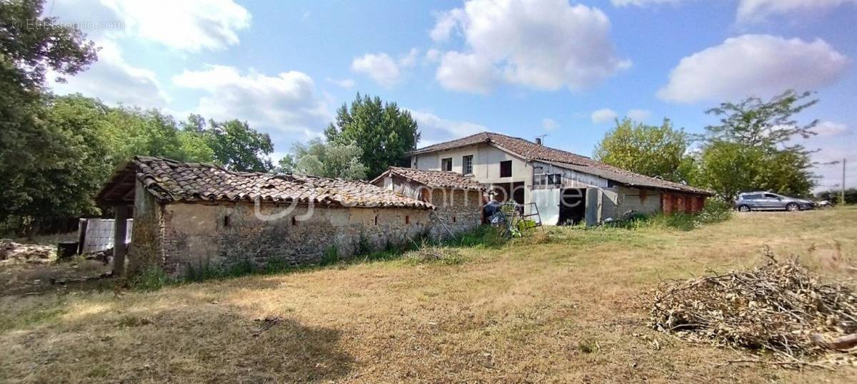 Maison à CADALEN