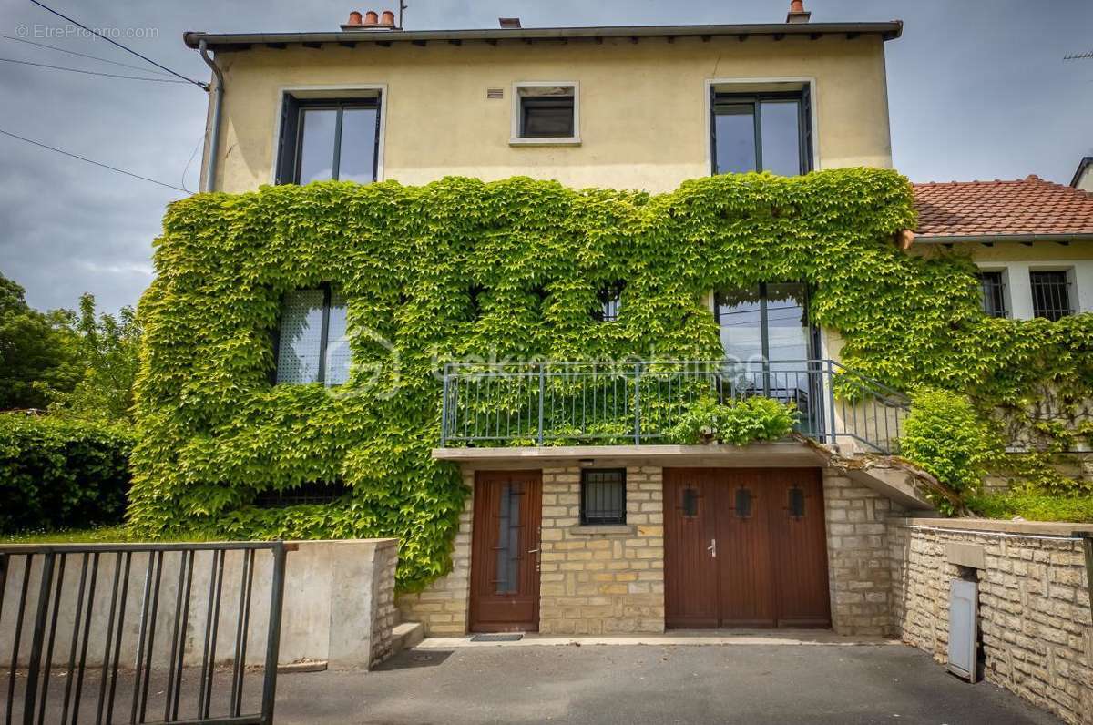 Maison à COULANGES-LES-NEVERS