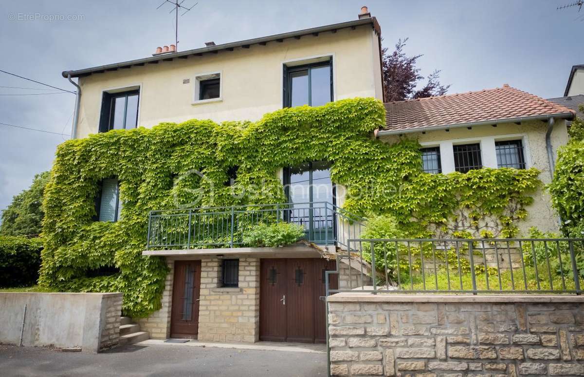 Maison à COULANGES-LES-NEVERS