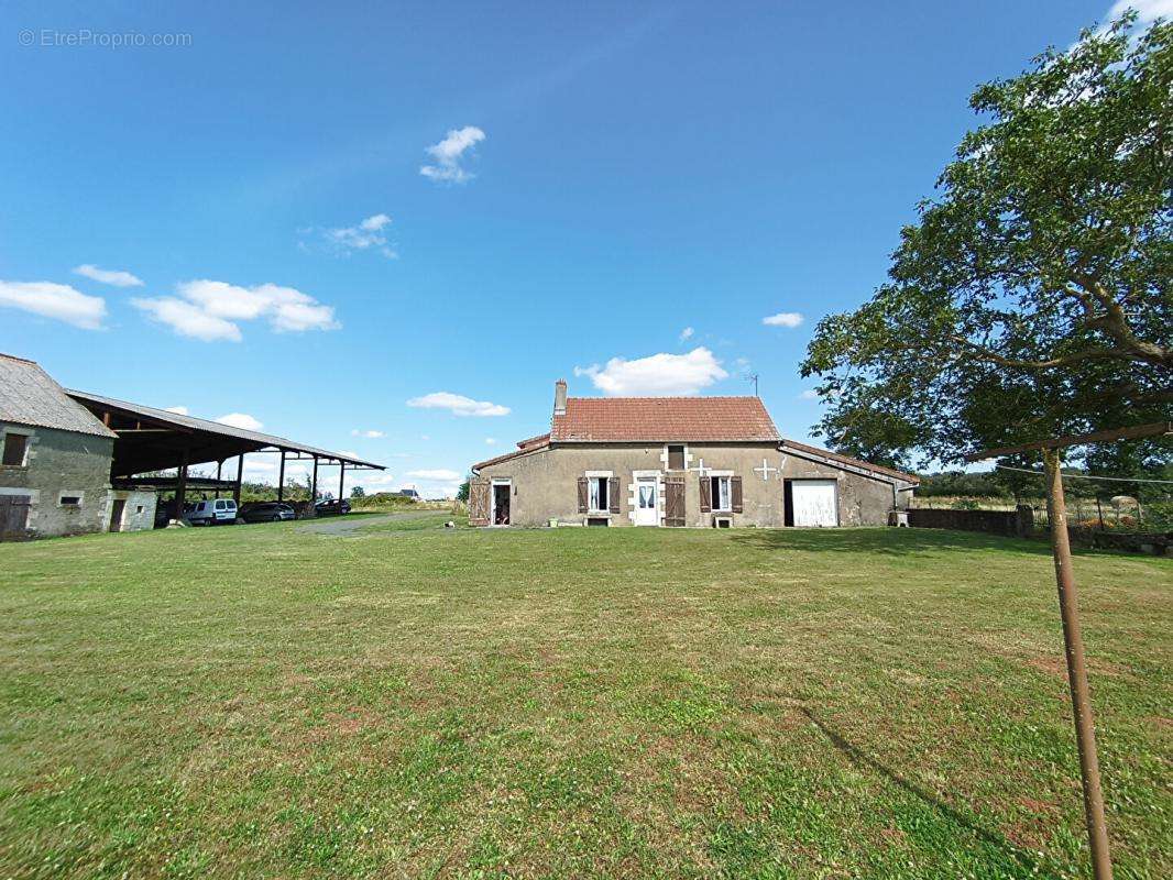 Maison à MAGNY-COURS