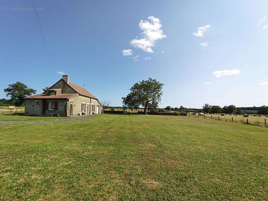 Maison à MAGNY-COURS