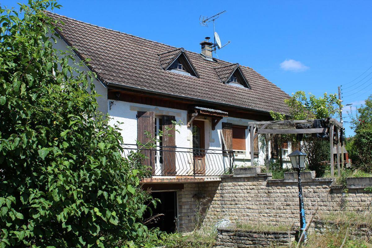 Maison à ANCY-LE-FRANC