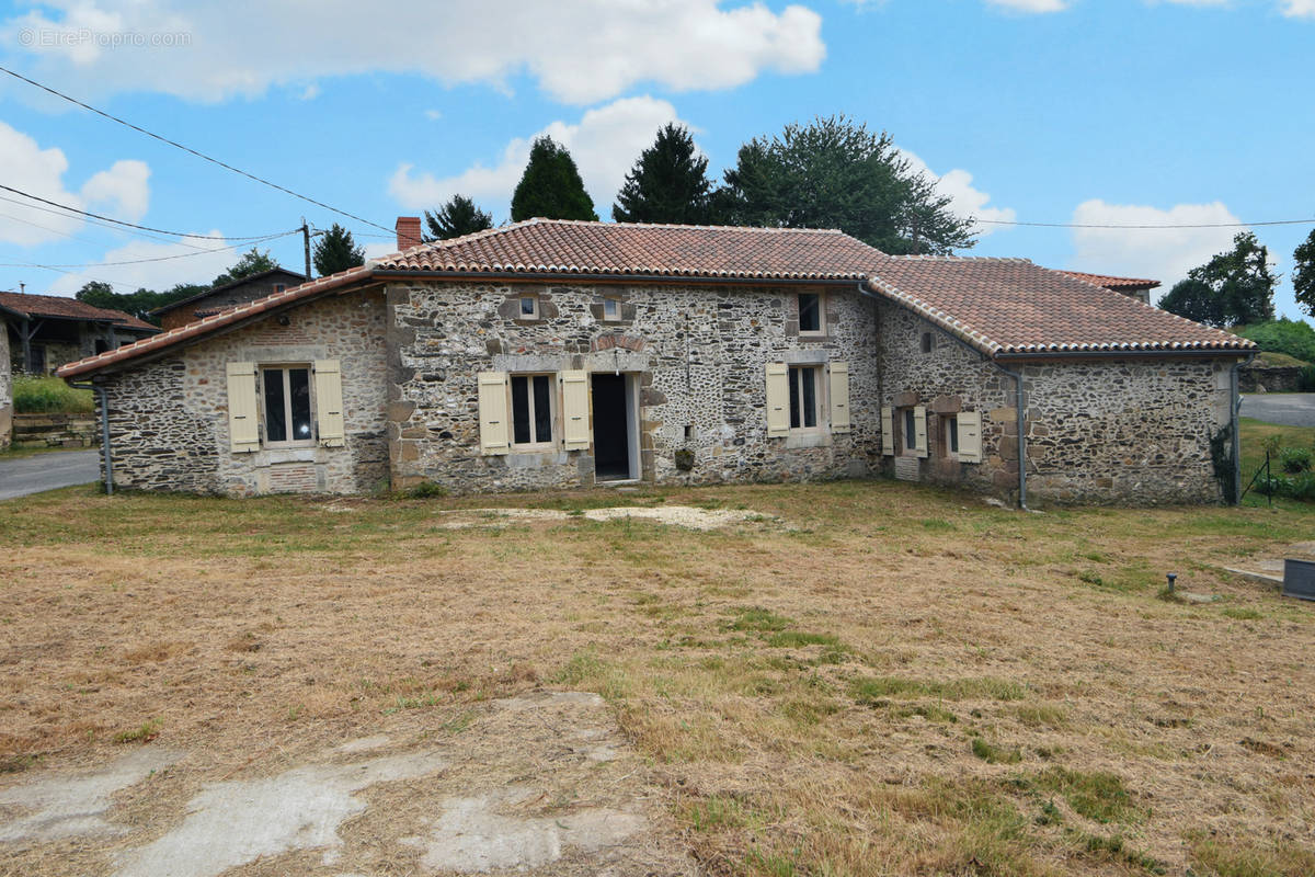 Maison à MAZEROLLES