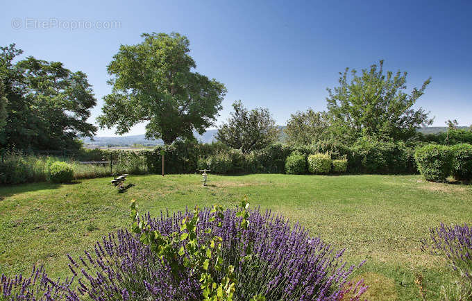 Appartement à BONNIEUX