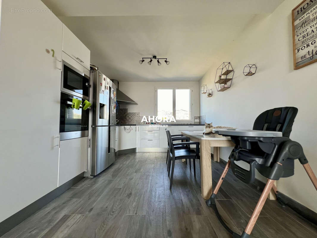 Appartement à MARSEILLE-9E