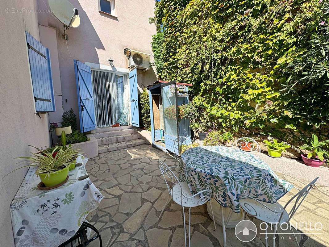 Maison à ROQUEBRUNE-SUR-ARGENS