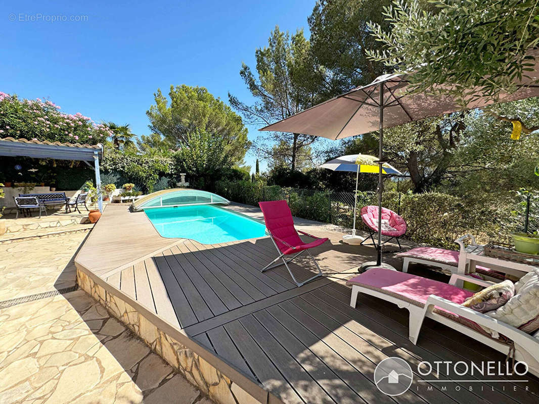 Maison à ROQUEBRUNE-SUR-ARGENS