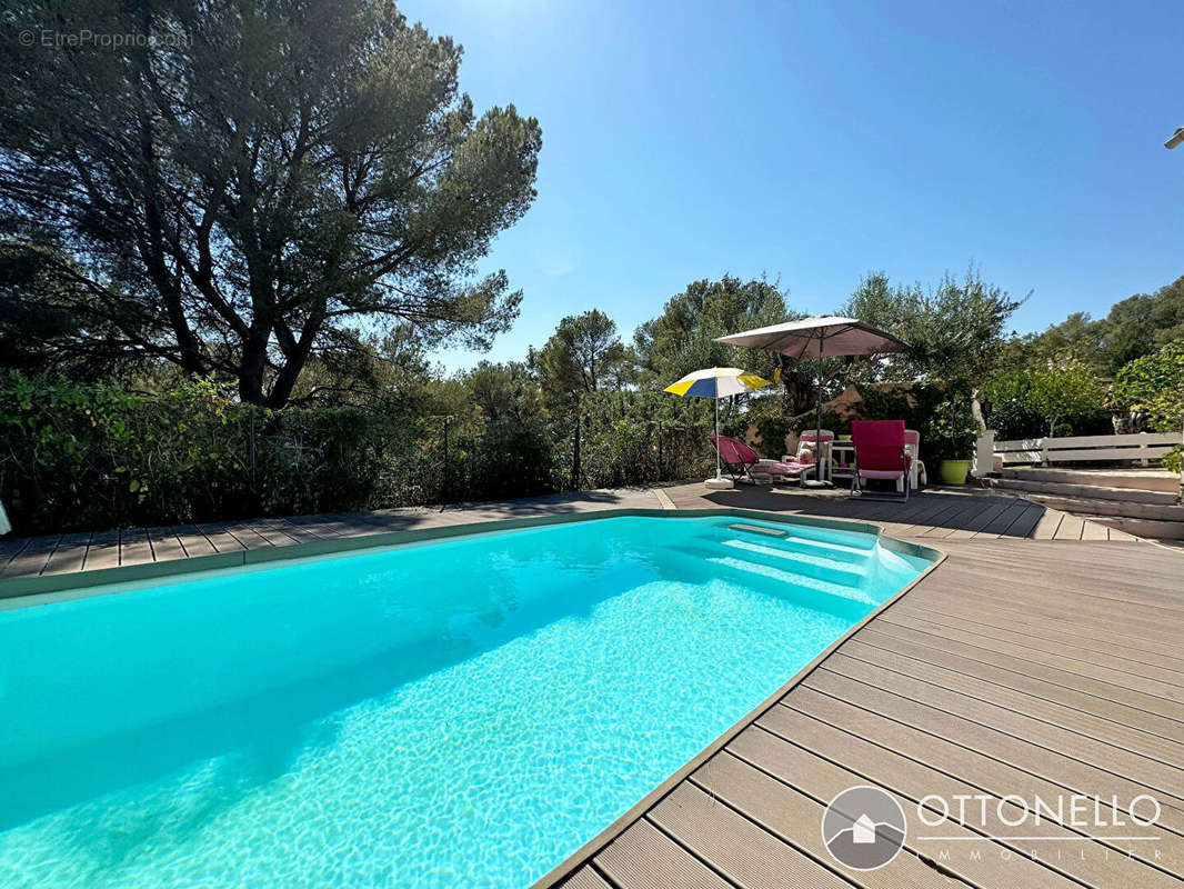 Maison à ROQUEBRUNE-SUR-ARGENS