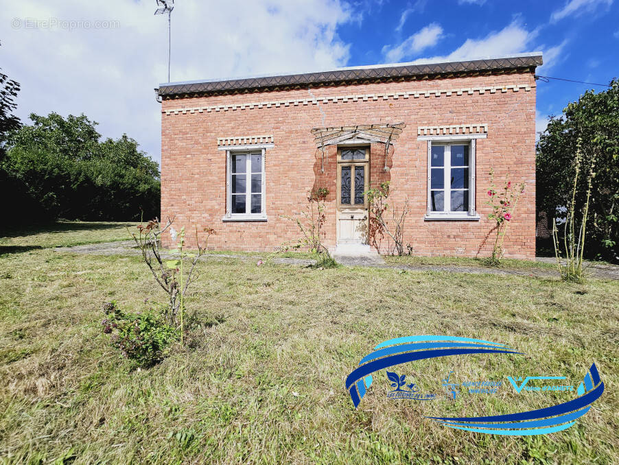 Maison à MILLY-SUR-THERAIN