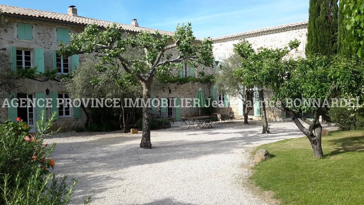 Maison à SAINT-PAUL-TROIS-CHATEAUX