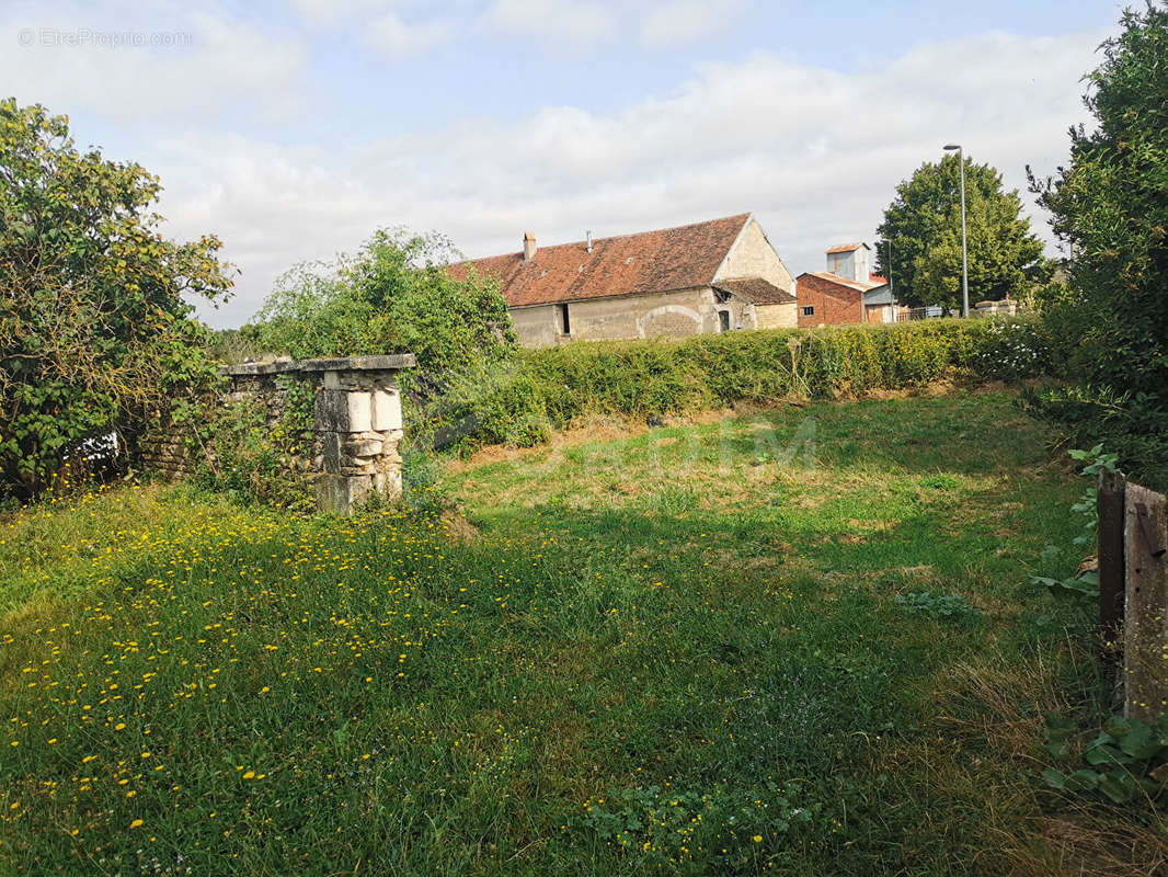 Maison à COURSON-LES-CARRIERES