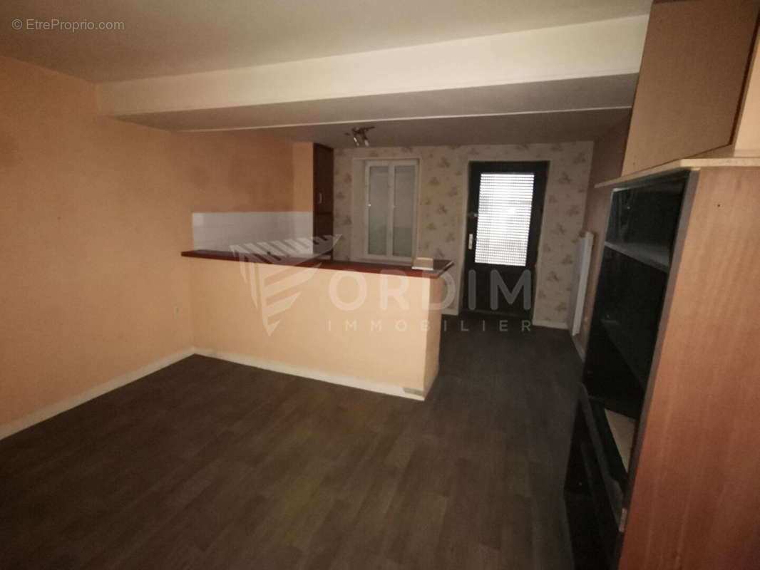 Appartement à SAINT-SAUVEUR-EN-PUISAYE