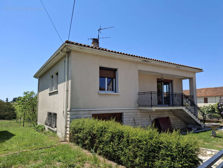 Maison à CHASSENEUIL-SUR-BONNIEURE