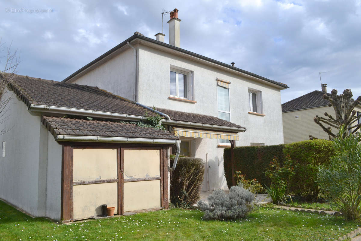 Maison à CHATELLERAULT