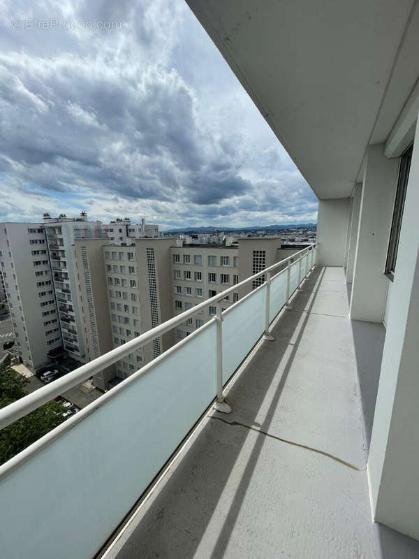 Appartement à LYON-8E