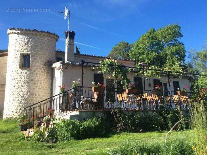 Maison à ENTREVAUX