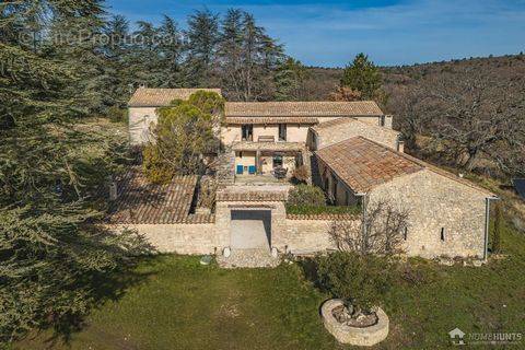 Maison à GORDES