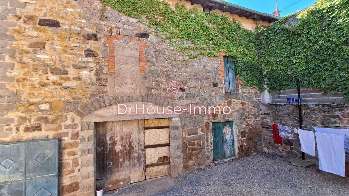 Maison à VAUX-EN-BEAUJOLAIS