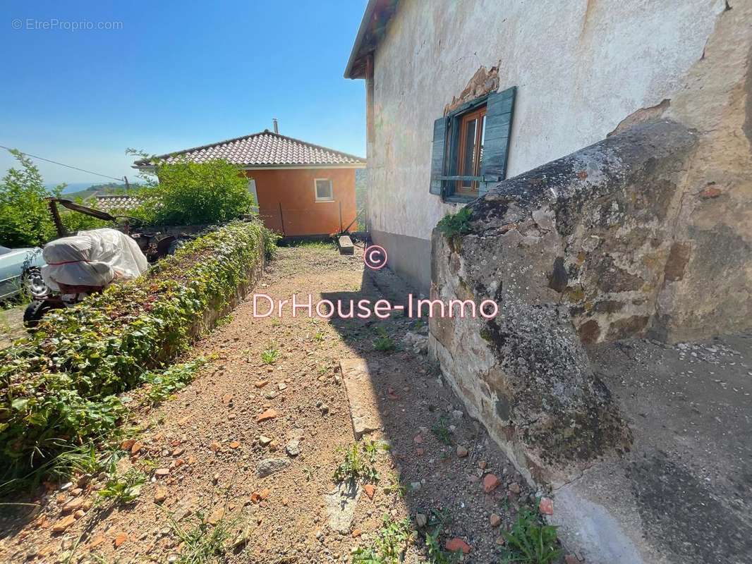 Maison à VAUX-EN-BEAUJOLAIS