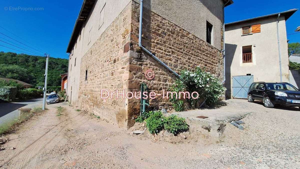 Maison à VAUX-EN-BEAUJOLAIS