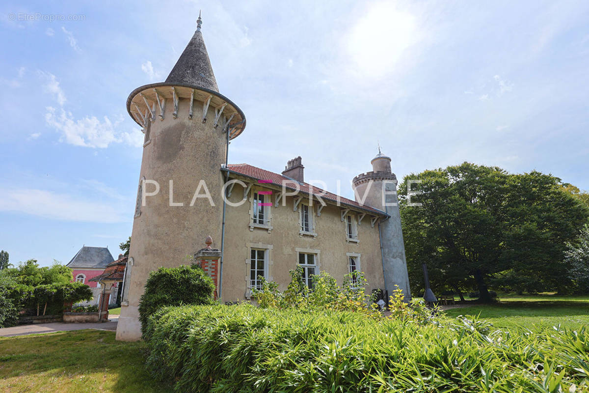 Maison à MAILLY-SUR-SEILLE