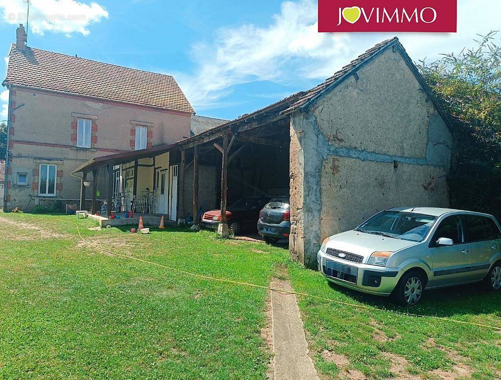 Maison à SAINT-BONNET-TRONCAIS