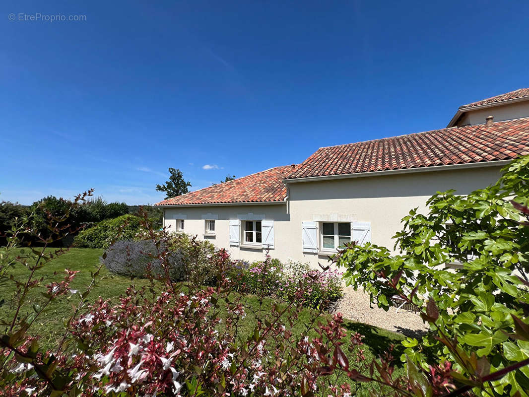 Maison à ROUZEDE