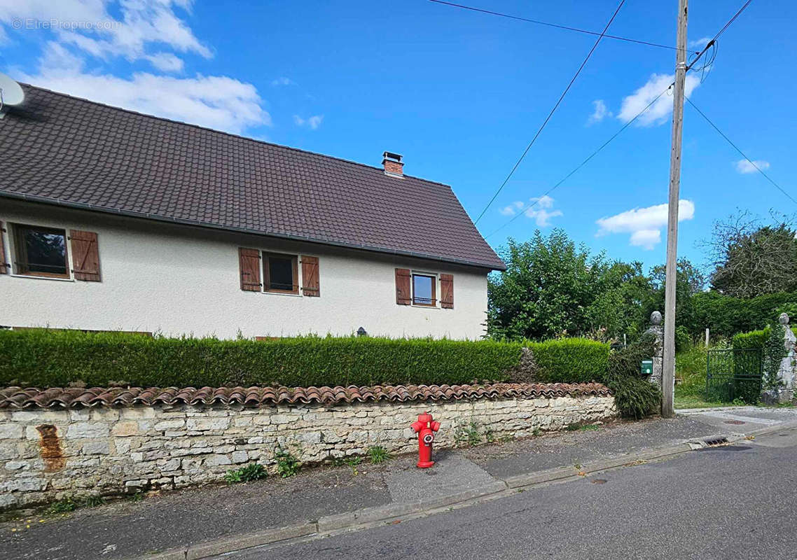 Maison à LEFFONDS