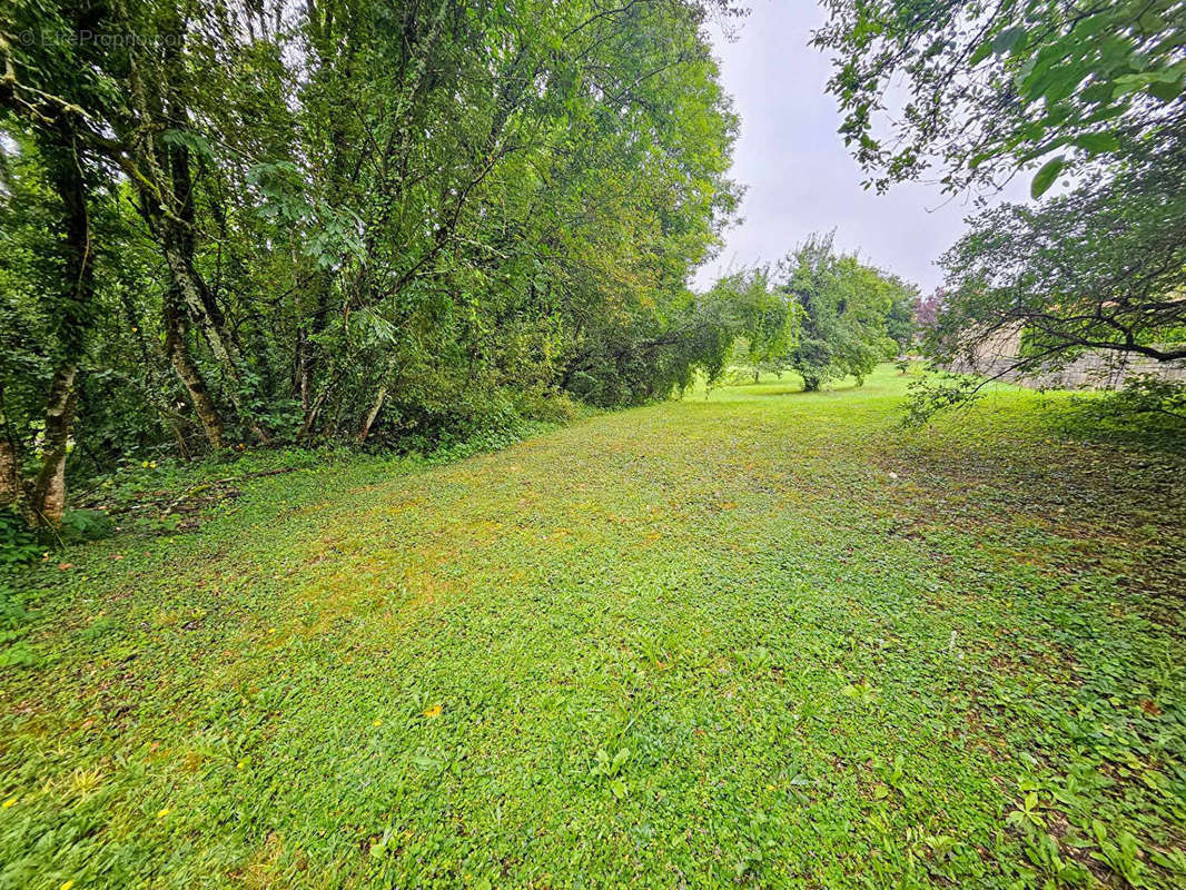 Terrain à LEFFONDS